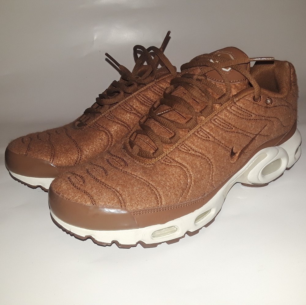 **SOLD**NWB**Nike shoes